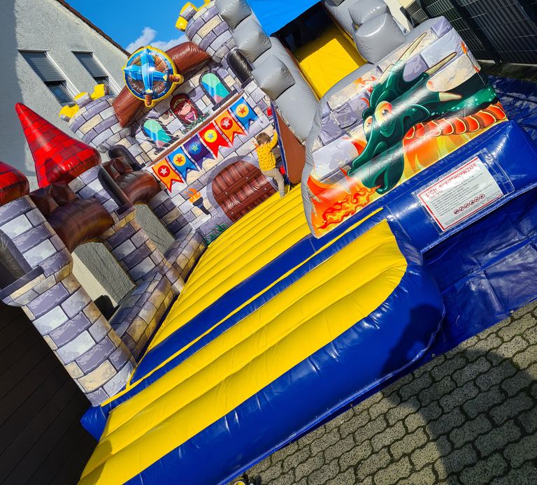 Hüpfburg zum Ausleihen Leih Hüpfburg leihen Ritterburg Jungen
