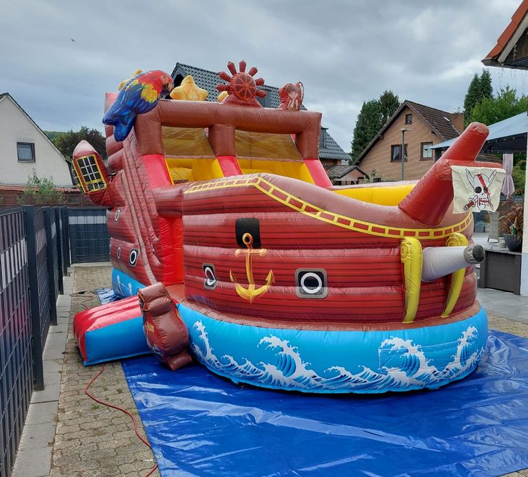 Hüpfburg zum Ausleihen Leih Hüpfburg leihen Ritterburg Jungen